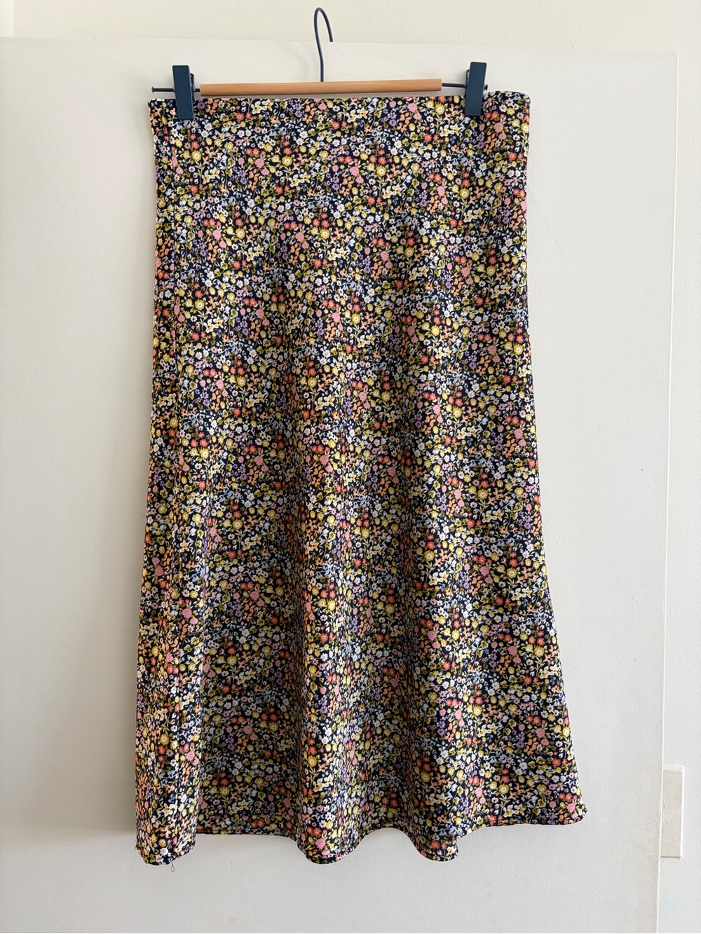 LOFT floral midi skirt women’s size medium